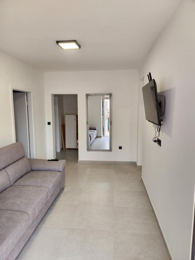 H&D Apartment Sumartin Exterior photo