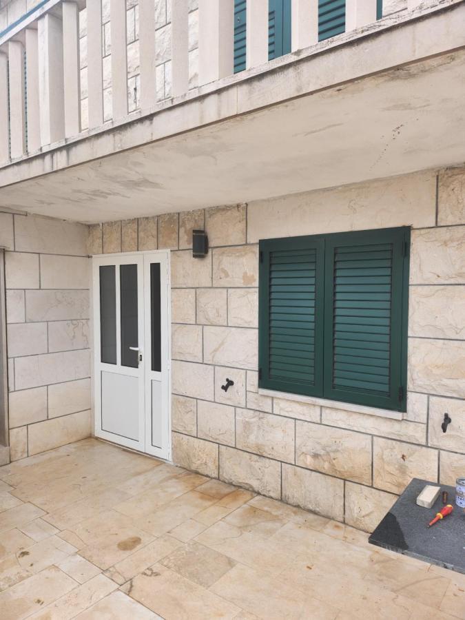 H&D Apartment Sumartin Exterior photo